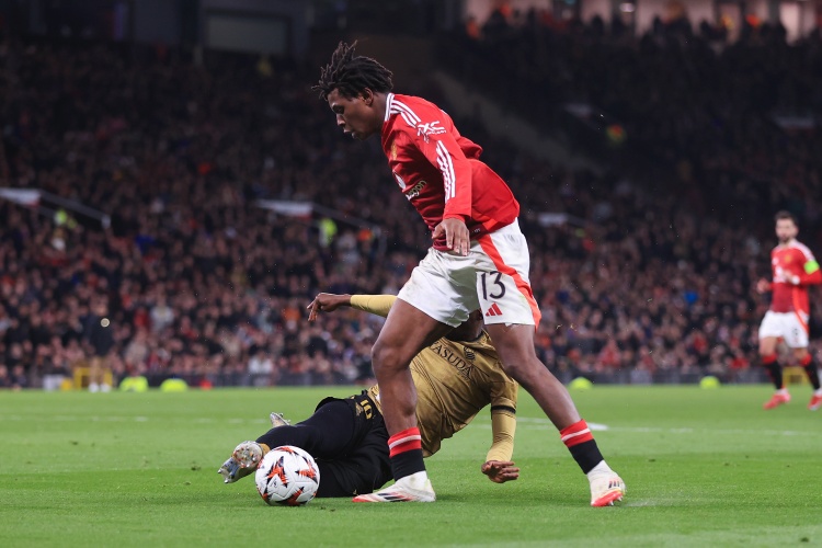 PG电子模拟器-多古谈阿莫林343阵型：阵型本身不是核心因素，3-4-3能动态调整