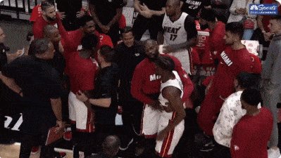 巴特勒哈队互喷，斯波怒摔战术板！热火内讧了？